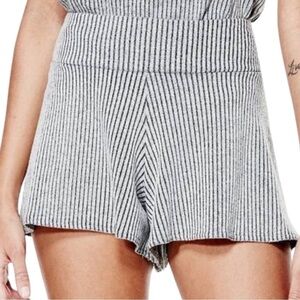 GUESS Nadia Mid-Rise Flirty Shorts Skort Grey Charcoal Ribbed Women's Medium NWT